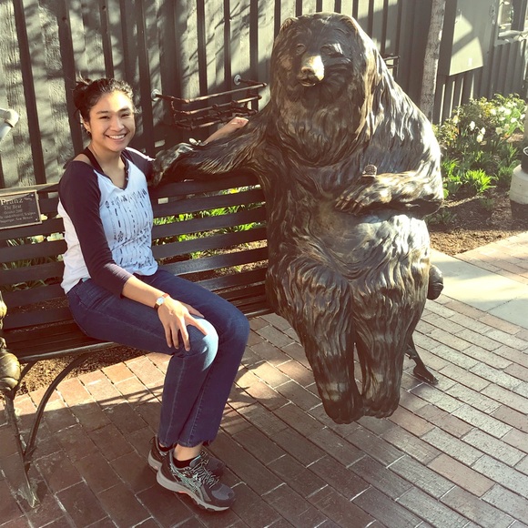 Meet your Posher, Andrea - Picture 1 of 1